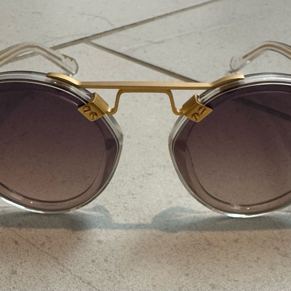 KREWE White Box with Gold Logo - Picture 6 of 9